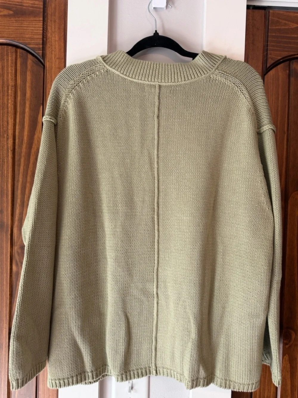 American Eagle Relaxed V-Neck Knit Sweater - Sage green - Picture 4 of 4
